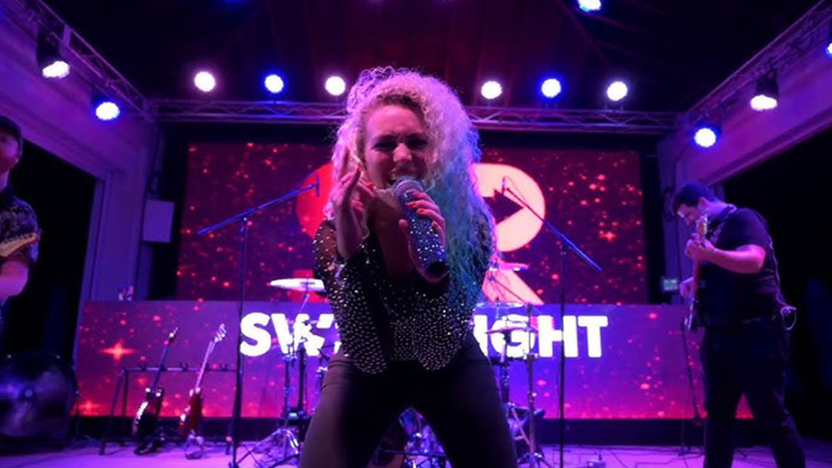 event-cal-swiperight Swipe Right